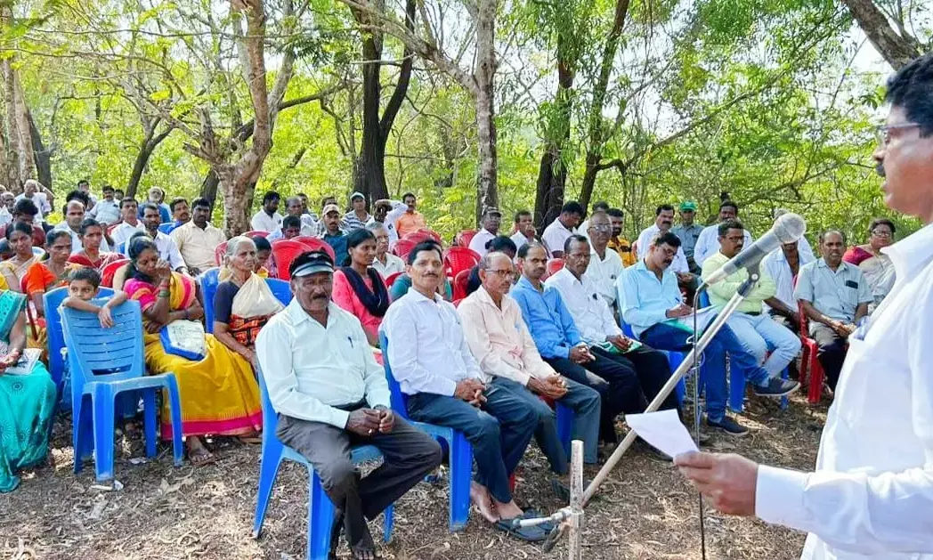 ಸೇನಾಪುರದಲ್ಲಿ ಎಲ್ಲಾ ಎಕ್ಸ್‌ಪ್ರೆಸ್ ರೈಲು ನಿಲುಗಡೆಗೆ ಒತ್ತಾಯ