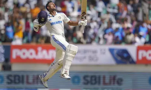 ದ್ವಿಶತಕದ ಹಾದಿಯಲ್ಲಿ 2 ವಿಶ್ವ ದಾಖಲೆಗಳನ್ನು ಸೃಷ್ಟಿಸಿದ ಜೈಸ್ವಾಲ್