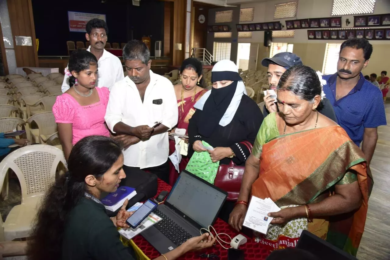 ಸುರತ್ಕಲ್ ನಲ್ಲಿ ಆಯುಷ್ಮಾನ್, ಇ-ಶ್ರಮ ಕಾರ್ಡ್ ವಿತರಣೆ