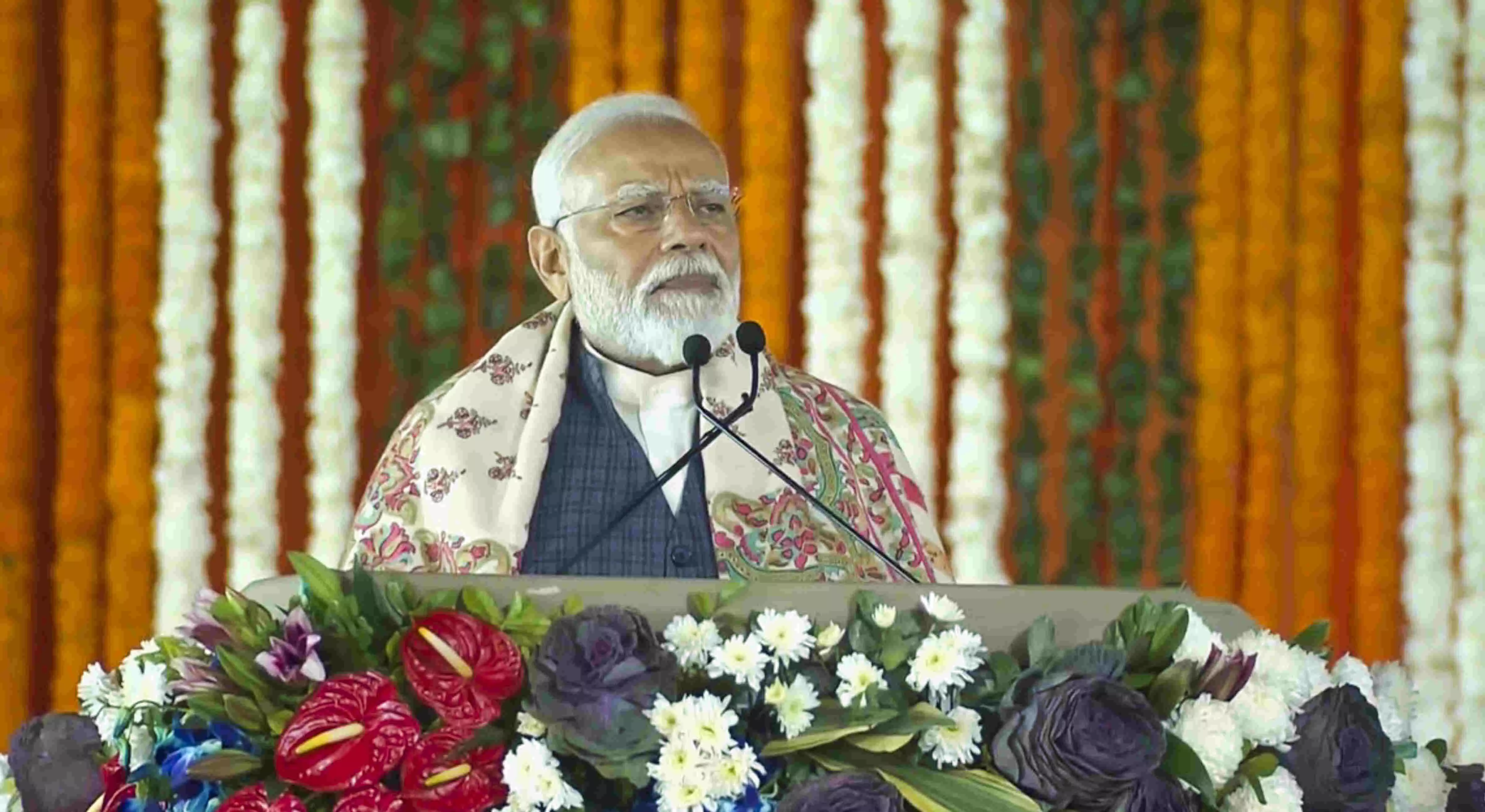 ಜಮ್ಮು-ಕಾಶ್ಮೀರದಲ್ಲಿ 32,000 ಕೋಟಿ ರೂ. ಅಭಿವೃದ್ಧಿ ಯೋಜನೆಗಳಿಗೆ ಪ್ರಧಾನಿ ಚಾಲನೆ ಜಮ್ಮು-ಕಾಶ್ಮೀರದಲ್ಲಿ 32,000 ಕೋಟಿ ರೂ. ಅಭಿವೃದ್ಧಿ ಯೋಜನೆಗಳಿಗೆ ಪ್ರಧಾನಿ ಚಾಲನೆ