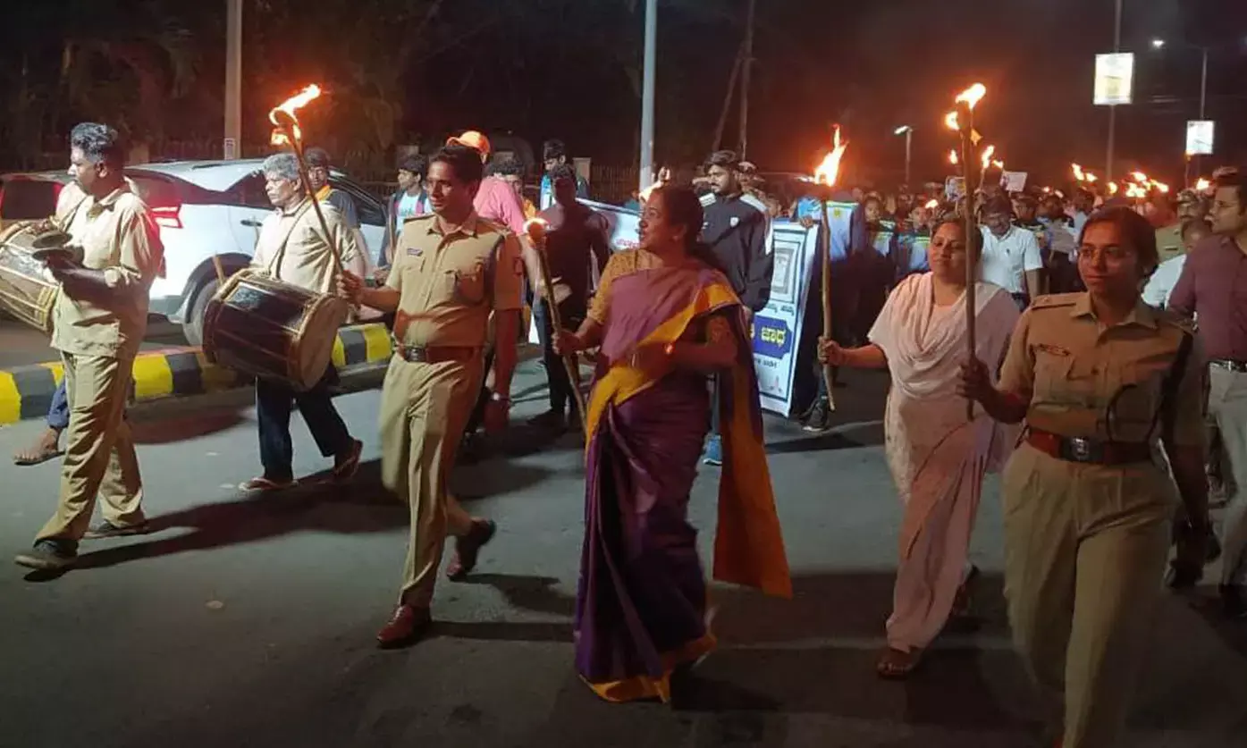 ಸಂವಿಧಾನ ಜಾಗೃತಿ ಜಾಥಾ ಪ್ರಯುಕ್ತ ಪಂಜಿನ ಮೆರವಣಿಗೆ