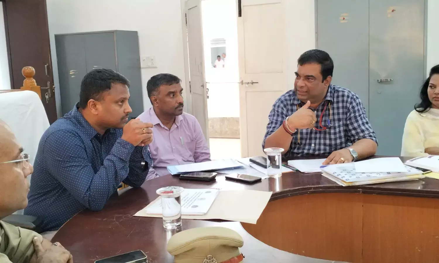 ಶಾಲೆ, ಕಾಲೇಜು ಬಳಿಯ ಅಂಗಡಿಗಳಲ್ಲಿ ತಂಬಾಕು ಮಾರಾಟದ ವಿರುದ್ಧ ಕ್ರಮಕ್ಕೆ ಎಸಿ ಹರ್ಷವರ್ಧನ್ ಸೂಚನೆ