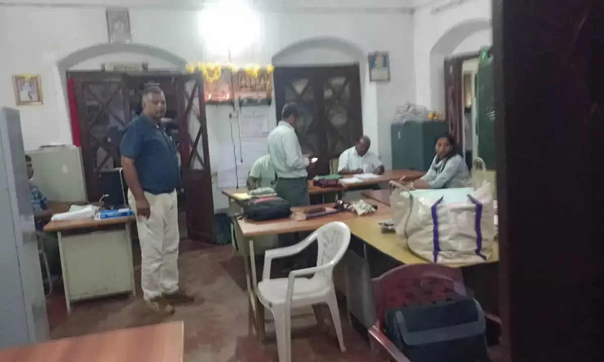 ಸೋಮವಾರಪೇಟೆ :  ಸರ್ವೇಯರ್ ಲೋಕಾಯುಕ್ತ ಬಲೆಗೆ