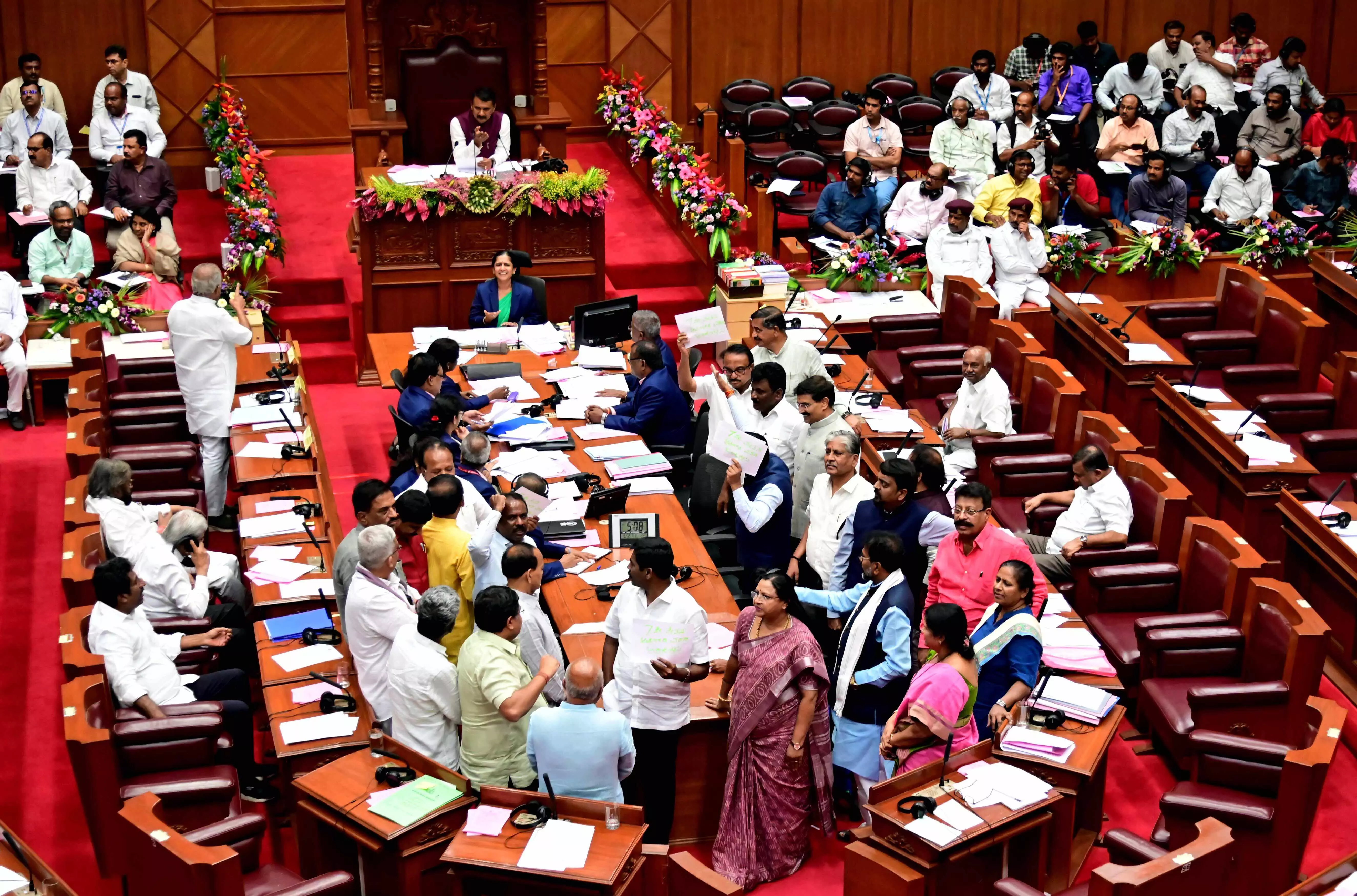 ಪರಿಷತ್ತಿನಲ್ಲಿ ಕರ್ನಾಟಕ ಸೌಹಾರ್ಧ ಸಹಕಾರಿ(ತಿದ್ದುಪಡಿ) ವಿಧೇಯಕಕ್ಕೆ ವಿರೋಧ