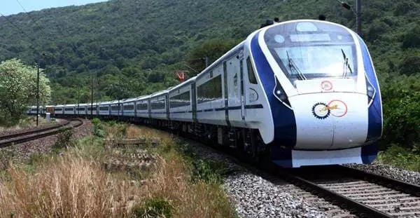 ತಿರುವನಂತಪುರ - ಕಾಸರಗೋಡು ವಂದೇ ಭಾರತ್ ಎಕ್ಸ್‌ಪ್ರೆಸ್ ರೈಲು ಮಂಗಳೂರುವರೆಗೆ ವಿಸ್ತರಣೆ