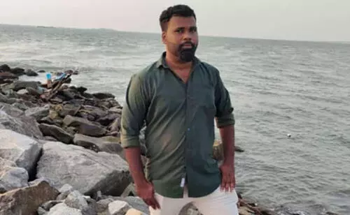 ಸುರತ್ಕಲ್: ಸಮುದ್ರದಲ್ಲಿ ಸ್ನಾನ ಮಾಡುತ್ತಿದ್ದ ಯುವಕ ಹೃದಯಾಘಾತದಿಂದ ಮೃತ್ಯು ಸುರತ್ಕಲ್: ಸಮುದ್ರದಲ್ಲಿ ಸ್ನಾನ ಮಾಡುತ್ತಿದ್ದ ಯುವಕ ಹೃದಯಾಘಾತದಿಂದ ಮೃತ್ಯು