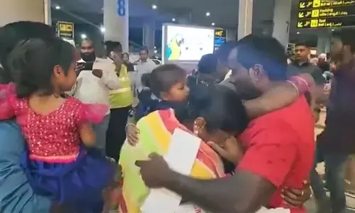 ದುಬೈನಲ್ಲಿ 18 ವರ್ಷ ಸೆರೆವಾಸ ಅನುಭವಿಸಿದ ನಂತರ ಮರಳಿ ತಾಯ್ನಾಡು ಸೇರಿದ ಐವರು ಭಾರತೀಯರು