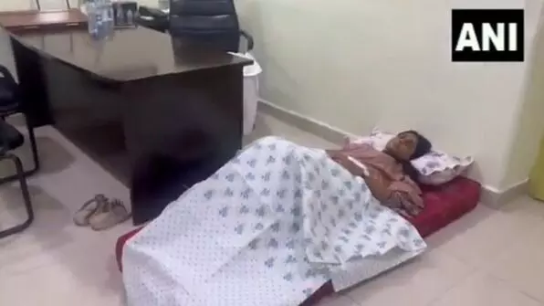 ಗೃಹ ಬಂಧನದ ಭೀತಿ: ಕಾಂಗ್ರೆಸ್ ಕಚೇರಿಯಲ್ಲೇ ರಾತ್ರಿ ಕಳೆದ ವೈ.ಎಸ್.ಶರ್ಮಿಳಾ