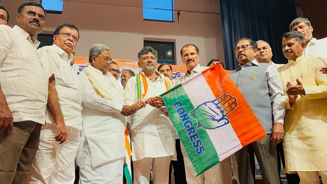 ಬಿಜೆಪಿ ತೊರೆದು ಕಾಂಗ್ರೆಸ್‌ ಸೇರಿದ ಮಾಜಿ ಸಂಸದ ಮುದ್ದಹನುಮೇಗೌಡ