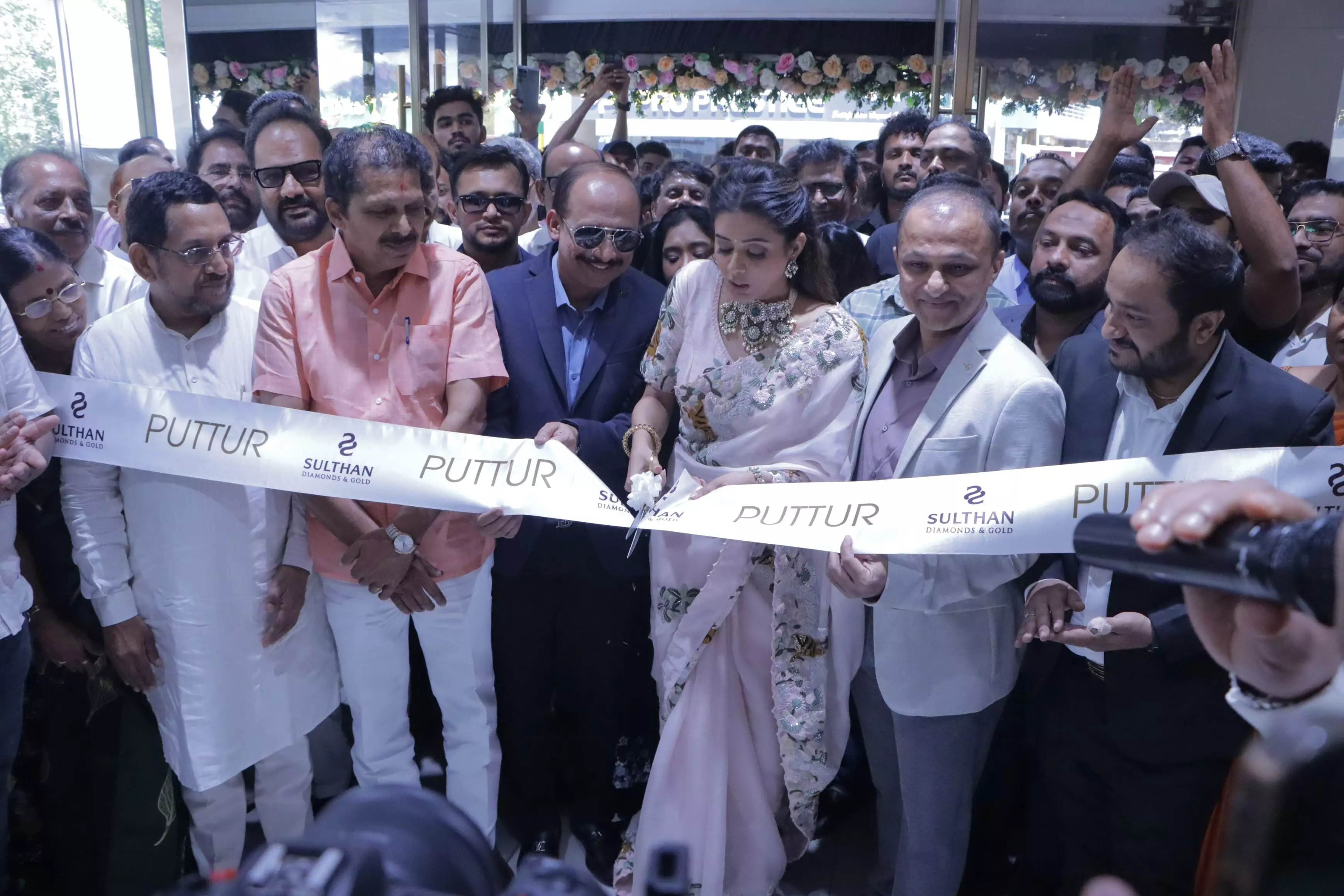 ಸುಲ್ತಾನ್ ಡೈಮಂಡ್ಸ್ ಆ್ಯಂಡ್ ಗೋಲ್ಡ್ ಹೃದಯಕ್ಕೆ ಹತ್ತಿರವಾದ ಸಂಸ್ಥೆ: ನಟಿ ಪ್ರಿಯಾಮಣಿ ಸುಲ್ತಾನ್ ಡೈಮಂಡ್ಸ್ ಆ್ಯಂಡ್ ಗೋಲ್ಡ್ ಹೃದಯಕ್ಕೆ ಹತ್ತಿರವಾದ ಸಂಸ್ಥೆ: ನಟಿ ಪ್ರಿಯಾಮಣಿ