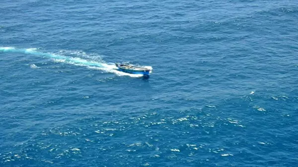 ಭಾರತದ ಜಲಪ್ರದೇಶದಲ್ಲಿ ಚೀನಾ ಬೋಟ್: ಕರಾವಳಿ ಕಾವಲು ಪಡೆ ಅಲರ್ಟ್ ಭಾರತದ ಜಲಪ್ರದೇಶದಲ್ಲಿ ಚೀನಾ ಬೋಟ್: ಕರಾವಳಿ ಕಾವಲು ಪಡೆ ಅಲರ್ಟ್