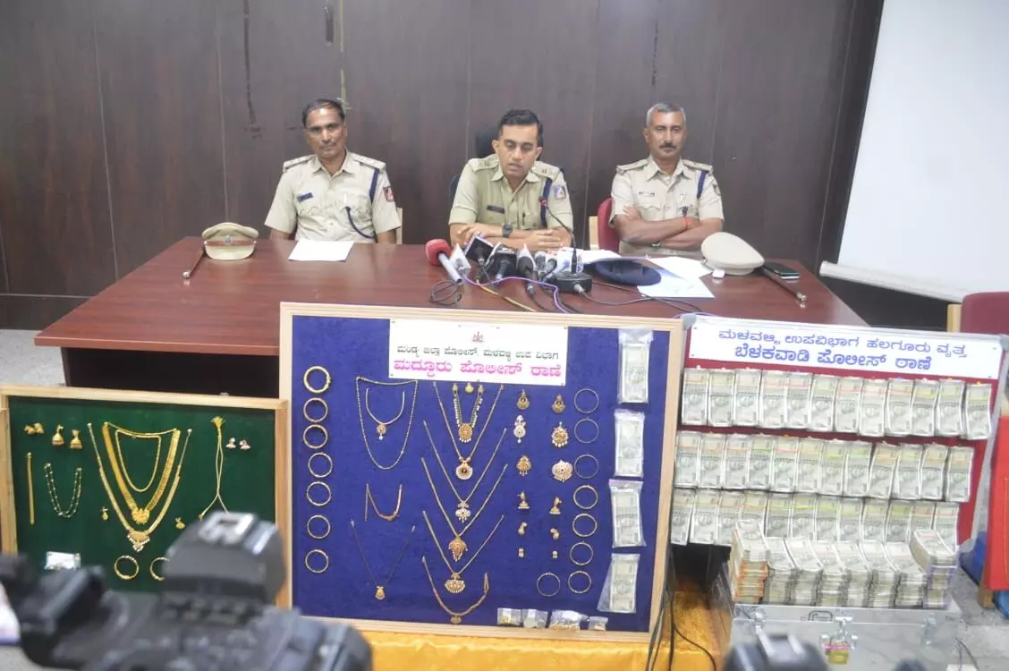 ಮಂಡ್ಯ | ಎಂಟು ಮನೆಗಳ್ಳತನ ಆರೋಪಿಗಳ ಬಂಧನ ; 83 ಲಕ್ಷ ರೂ. ಮೌಲ್ಯದ ಚಿನ್ನಾಭರಣ ವಶ