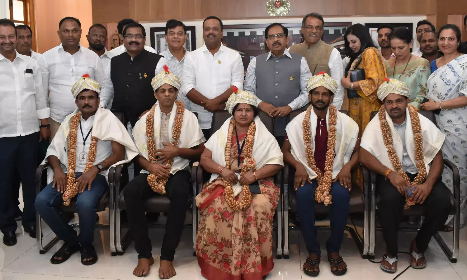 ವಿಧಾನ ಸಭಾಧ್ಯಕ್ಷ ಯು.ಟಿ. ಖಾದರ್ ರನ್ನು ಭೇಟಿಯಾದ ಕೇರಳದ ಕಲಾರಿ ಸಂಸ್ಥೆಯ ಗುರುಗಳು