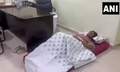 ಗೃಹ ಬಂಧನದ ಭೀತಿ: ಕಾಂಗ್ರೆಸ್ ಕಚೇರಿಯಲ್ಲೇ ರಾತ್ರಿ ಕಳೆದ ವೈ.ಎಸ್.ಶರ್ಮಿಳಾ