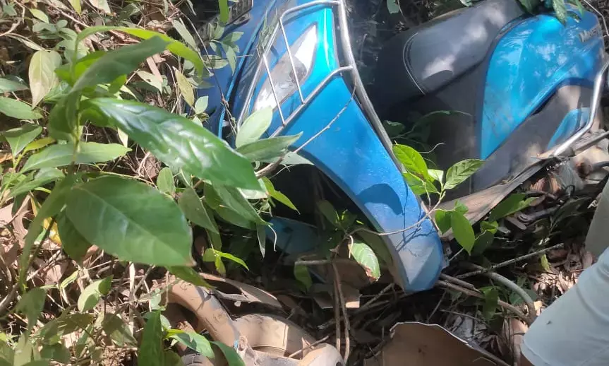 ಬೆಳ್ತಂಗಡಿ | ದ್ವಿಚಕ್ರ ವಾಹನ ಪಲ್ಟಿ: ಮಹಿಳೆಗೆ ಗಂಭೀರ ಗಾಯ