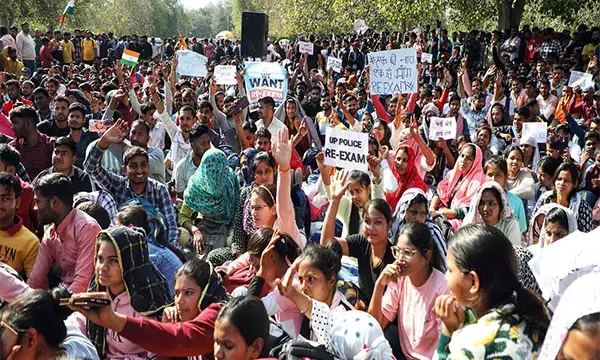 ಪ್ರಶ್ನೆ ಪತ್ರಿಕೆ ಸೋರಿಕೆ ಹಗರಣ | ಉತ್ತರ ಪ್ರದೇಶ : ಪೊಲೀಸ್ ನೇಮಕಾತಿ ಪರೀಕ್ಷೆ ರದ್ದು
