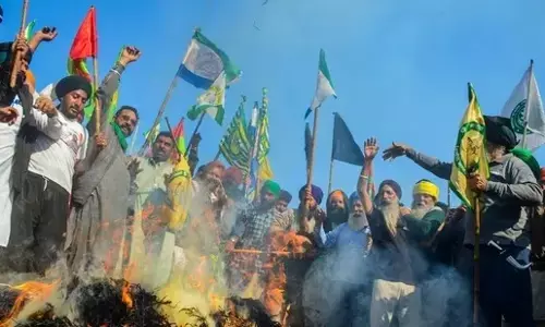 ವಿವಿಧ ಬೇಡಿಕೆಗಳ ಈಡೇರಿಕೆಗೆ ಸೂಚಿಸುವಂತೆ ಕೋರಿ ಸುಪ್ರೀಂ ಮೊರೆ ಹೋಗಲು ನಿರ್ಧರಿಸಿದ ರೈತ ಮುಖಂಡರು