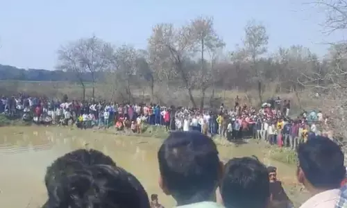 ಕೆರೆಗೆ ಉರುಳಿದ ಟ್ರ್ಯಾಕ್ಟರ್ ಟ್ರಾಲಿ: 8 ಮಕ್ಕಳು ಸೇರಿದಂತೆ 15 ಮಂದಿ ಮೃತ್ಯು