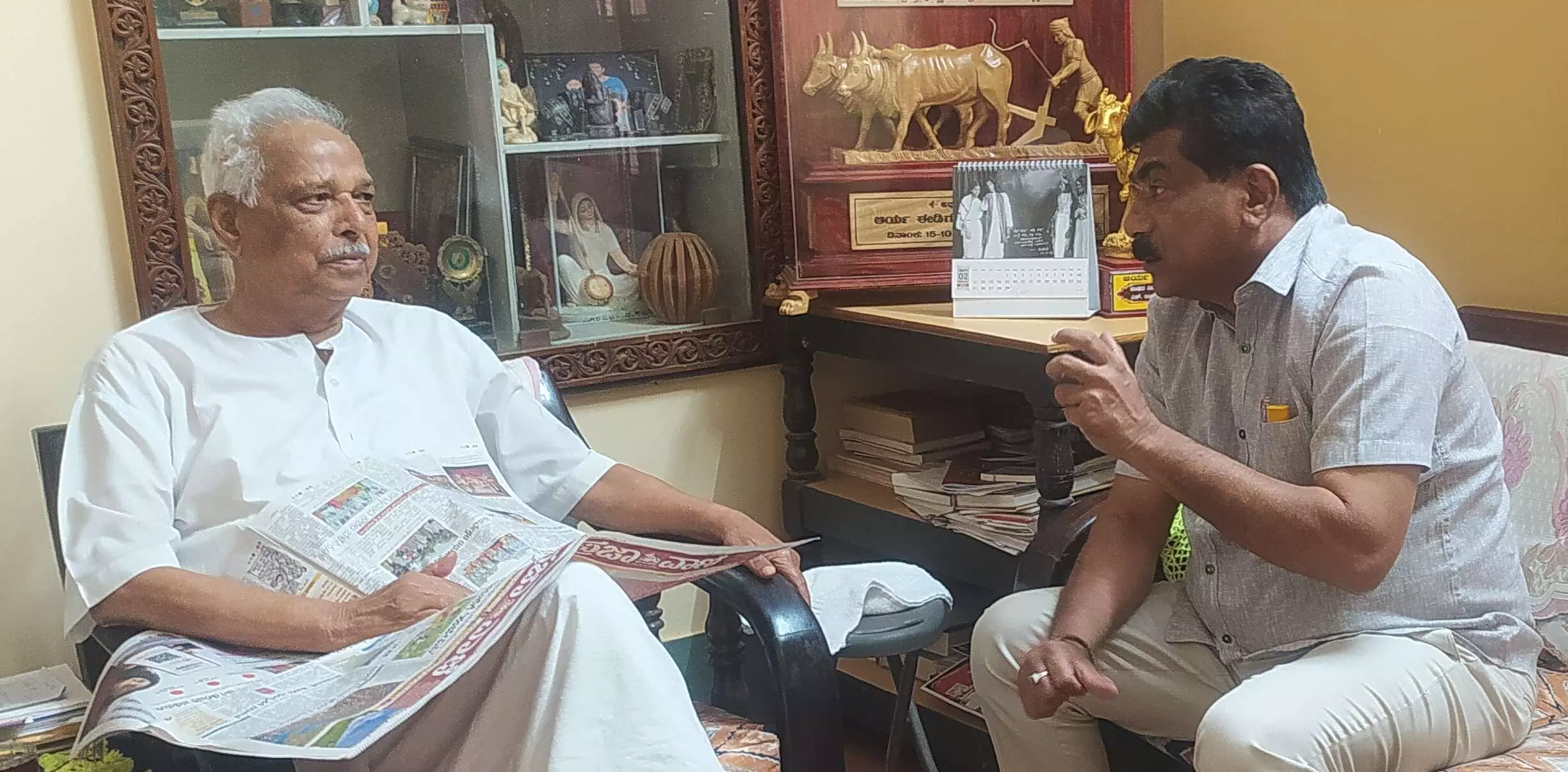 ಲೋಕಸಭೆಯಲ್ಲಿ ಅರಣ್ಯವಾಸಿಗಳ ಪರ ಧ್ವನಿ ಅವಶ್ಯ ; ರವೀಂದ್ರ ನಾಯ್ಕರಿಗೆ ಚುನಾವಣೆಯಲ್ಲಿ ಸ್ಫರ್ಧಿಸಲು ಕಾಗೋಡು ತಿಮ್ಮಪ್ಪ ಸೂಚನೆ