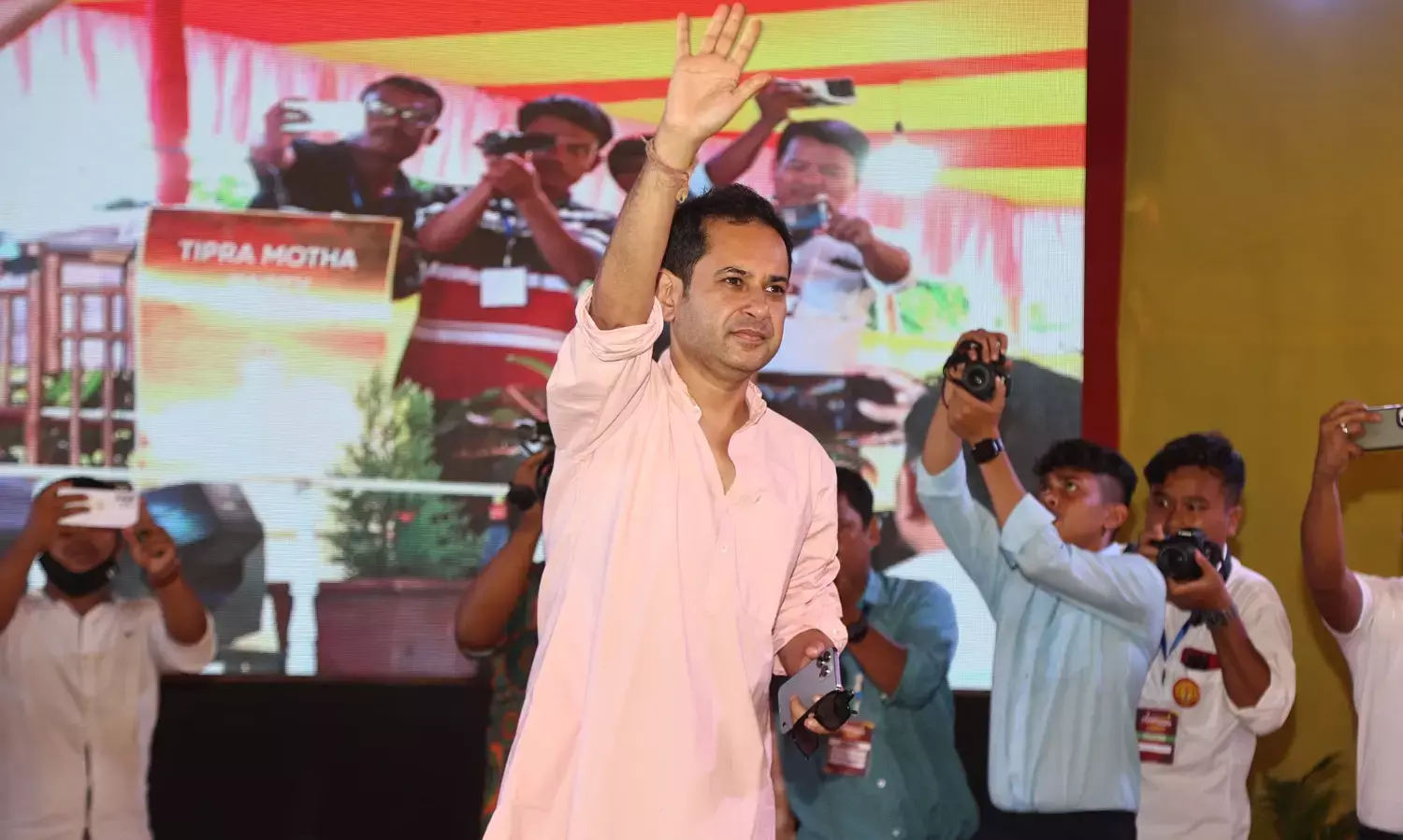 ಬಿಜೆಪಿ ಸೇರ್ಪಡೆ ವದಂತಿಯ ಬೆನ್ನಲ್ಲೇ ಕಾಂಗ್ರೆಸ್ ಮುಖಂಡರನ್ನು ಭೇಟಿಯಾದ ‘ತಿಪ್ರಾ ಮೊಹ್ತಾ’ ಮುಖಂಡ