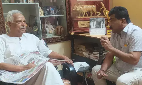 ಲೋಕಸಭೆಯಲ್ಲಿ ಅರಣ್ಯವಾಸಿಗಳ ಪರ ಧ್ವನಿ ಅವಶ್ಯ ; ರವೀಂದ್ರ ನಾಯ್ಕರಿಗೆ ಚುನಾವಣೆಯಲ್ಲಿ ಸ್ಫರ್ಧಿಸಲು ಕಾಗೋಡು ತಿಮ್ಮಪ್ಪ ಸೂಚನೆ