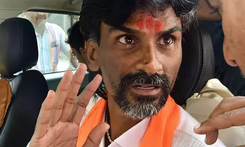 ದೇವೇಂದ್ರ ಫಡ್ನವಿಸ್ ಮರಾಠಿಗರನ್ನು ವಿಭಜಿಸುತ್ತಿದ್ದಾರೆ: ಮರಾಠ ಮೀಸಲಾತಿ ಹೋರಾಟದ ನಾಯಕನ ವಾಗ್ದಾಳಿ