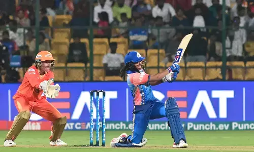 PHOTOS | ಮುಂಬೈ ಇಂಡಿಯನ್ಸ್‌ VS ಗುಜರಾತ್‌ ಜೈಂಟ್ಸ್‌ ಪಂದ್ಯದ ರೋಚಕ ಕ್ಷಣಗಳು