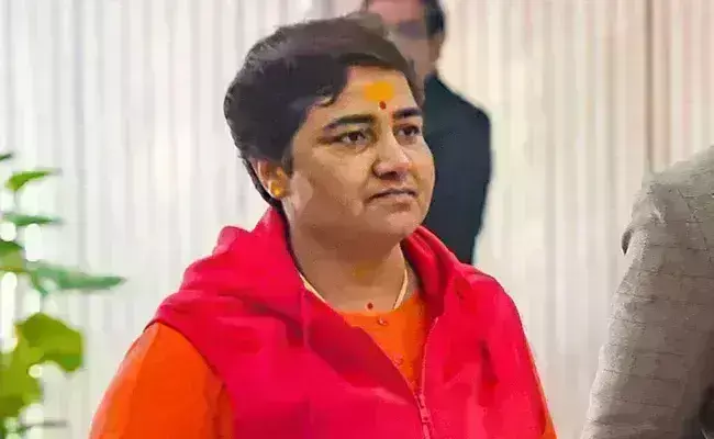 ಮಾಲೇಗಾಂವ್ ಪ್ರಕರಣ| ನಾಳೆಯಿಂದ ವಿಚಾರಣೆಗೆ ಹಾಜರಾಗುವಂತೆ ಪ್ರಜ್ಞಾ ಸಿಂಗ್ ಠಾಕೂರ್ ಗೆ ವಿಶೇಷ ನ್ಯಾಯಾಲಯ ಸೂಚನೆ ಮಾಲೇಗಾಂವ್ ಪ್ರಕರಣ| ನಾಳೆಯಿಂದ ವಿಚಾರಣೆಗೆ ಹಾಜರಾಗುವಂತೆ ಪ್ರಜ್ಞಾ ಸಿಂಗ್ ಠಾಕೂರ್ ಗೆ ವಿಶೇಷ ನ್ಯಾಯಾಲಯ ಸೂಚನೆ