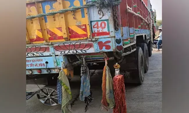 ಕಲಬುರಗಿ | ನಿಂತಿದ್ದ ಲಾರಿಗೆ ಬೈಕ್ ಢಿಕ್ಕಿ : ಇಬ್ಬರು ಮೃತ್ಯು