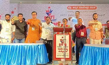 ವಿದೇಶದಲ್ಲಿ ದುಡಿಯುವ ಕರ್ನಾಟಕದ ಉದ್ಯೋಗಿ, ವ್ಯಾಪಾರಿಗಳ ಕಲ್ಯಾಣ ಯೋಜನೆ ಜಾರಿಗೆ ಆಗ್ರಹ