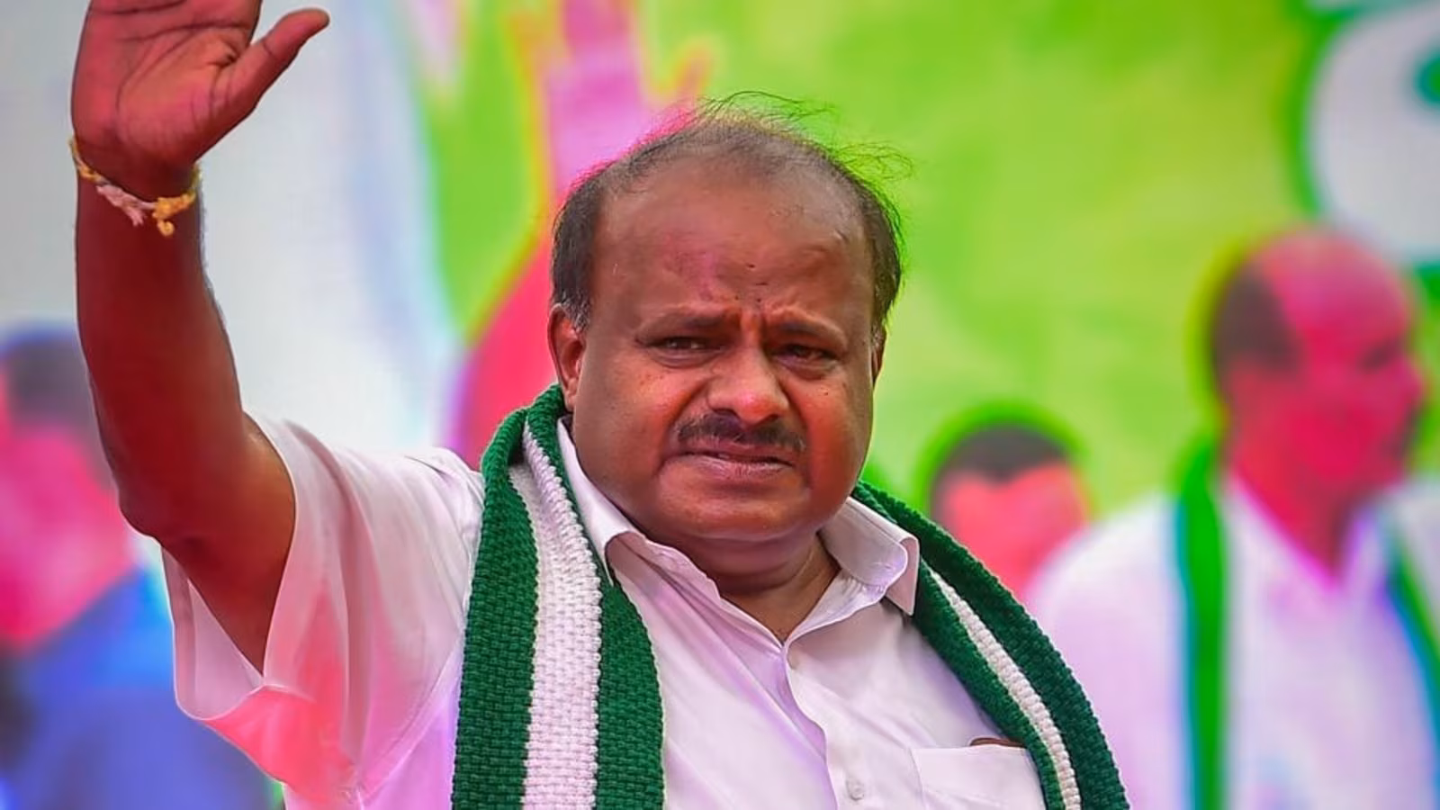 ಕಾಂಗ್ರೆಸ್ ಮತ ಒಡೆಯುವಲ್ಲಿ ಕುಮಾರಸ್ವಾಮಿ ಹಾಗು ಬಿಜೆಪಿ ಯಶಸ್ವಿ ಆಗ್ತಾರಾ ? ಕಾಂಗ್ರೆಸ್ ಮತ ಒಡೆಯುವಲ್ಲಿ ಕುಮಾರಸ್ವಾಮಿ ಹಾಗು ಬಿಜೆಪಿ ಯಶಸ್ವಿ ಆಗ್ತಾರಾ ?