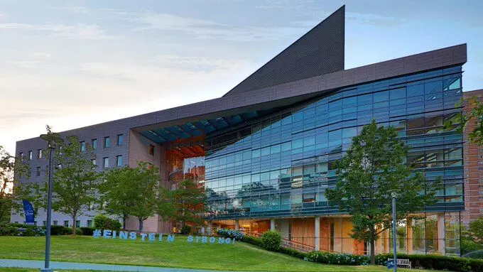 ಈ ವೈದ್ಯಕೀಯ ಕಾಲೇಜಿನಲ್ಲಿ ಬೋಧನಾ ಶುಲ್ಕ ಇಲ್ಲ! ಕಾರಣವೇನು ಗೊತ್ತೇ?