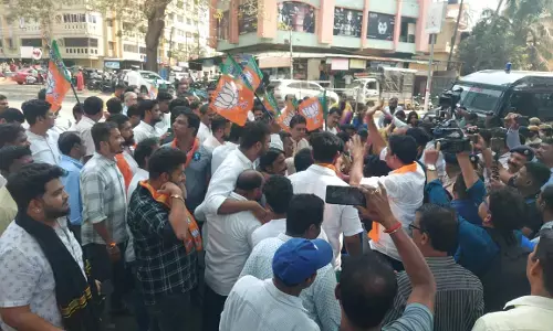 ಉಡುಪಿ ಕಾಂಗ್ರೆಸ್ ಭವನಕ್ಕೆ ಮುತ್ತಿಗೆ ಯತ್ನ: ಶಾಸಕ ಸಹಿತ ಬಿಜೆಪಿ ಕಾರ್ಯಕರ್ತರು ಪೊಲೀಸ್ ವಶಕ್ಕೆ