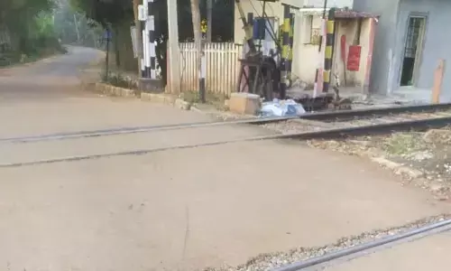 ತುಮಕೂರು: ರೈಲ್ವೆ ಗೇಟ್ ಗೆ ಢಿಕ್ಕಿ ಹೊಡೆದು ವ್ಯಕ್ತಿ ಮೃತ್ಯು