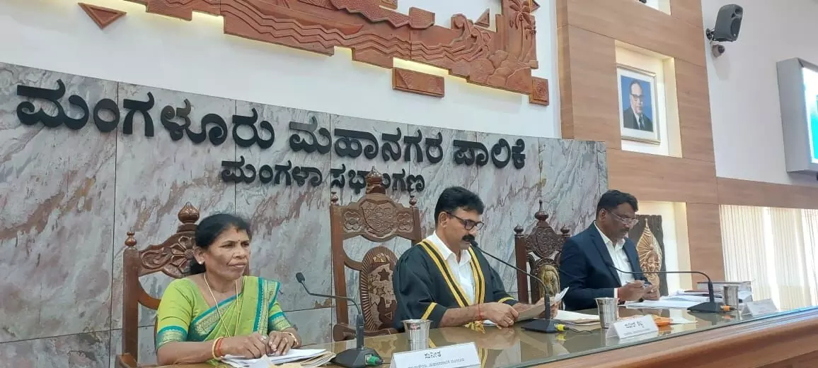 ಆಸ್ತಿ ತೆರಿಗೆ ಹೆಚ್ಚಳ ವಿಚಾರ: ಪಾಲಿಕೆ ಸಾಮಾನ್ಯ ಸಭೆ ಮೊಟಕು! ಆಸ್ತಿ ತೆರಿಗೆ ಹೆಚ್ಚಳ ವಿಚಾರ: ಪಾಲಿಕೆ ಸಾಮಾನ್ಯ ಸಭೆ ಮೊಟಕು!