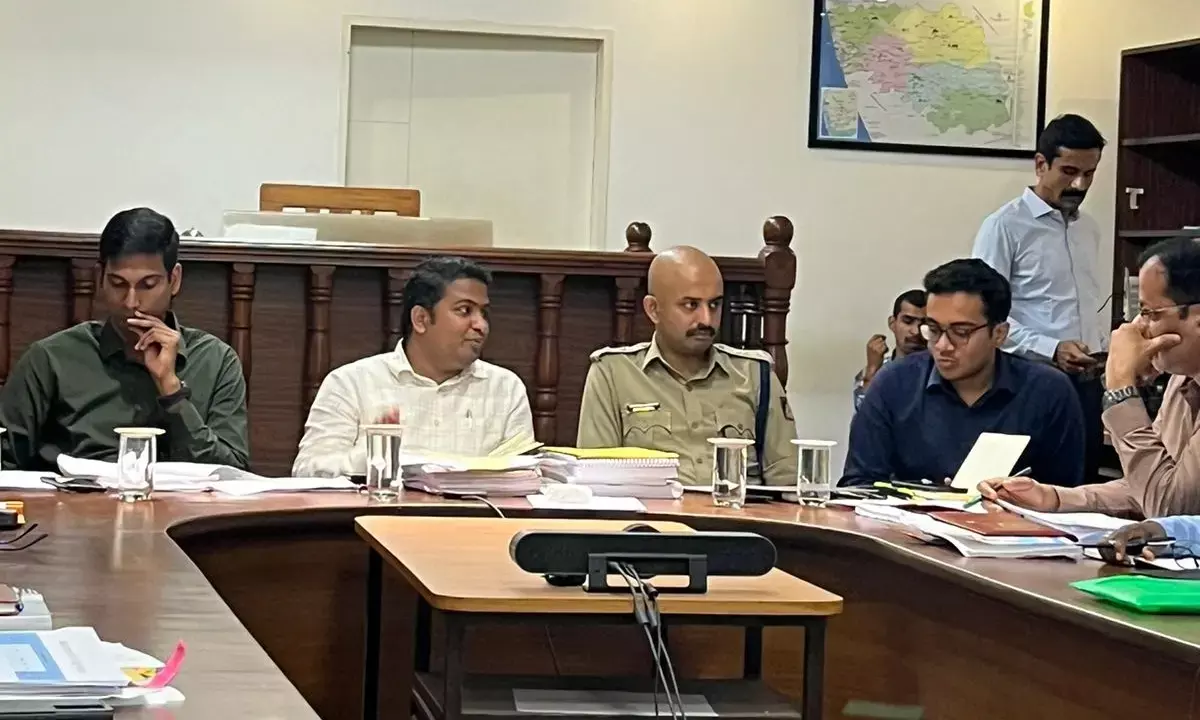 ಲೋಕಸಭಾ ಚುನಾವಣೆ ಹಿನ್ನೆಲೆ : ಮತಗಟ್ಟೆಗಳ ಮೂಲ ಸೌಕರ್ಯ ಪರಿಶೀಲನೆಗೆ ದ.ಕ. ಜಿಲ್ಲಾಧಿಕಾರಿ ಸೂಚನೆ