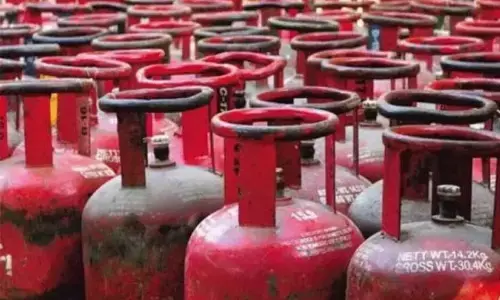 ವಾಣಿಜ್ಯ ಬಳಕೆಯ ಎಲ್‌ಪಿಜಿ ಸಿಲಿಂಡರ್‌ ಬೆಲೆ 25 ರೂ. ಹೆಚ್ಚಳ