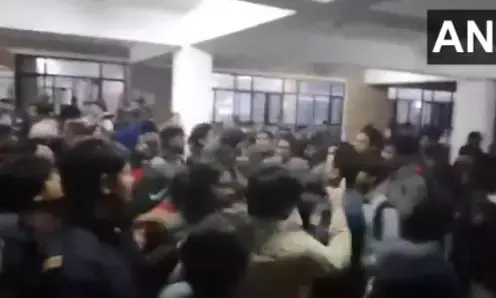 ಜೆಎನ್‌ಯುವಿನಲ್ಲಿ ಎಬಿವಿಪಿ ಹಾಗೂ ಎಡಪಂಥೀಯ ವಿದ್ಯಾರ್ಥಿ ಸಂಘಟನೆ ಸದಸ್ಯರ ನಡುವೆ ಘರ್ಷಣೆ; ಹಲವರಿಗೆ ಗಾಯ