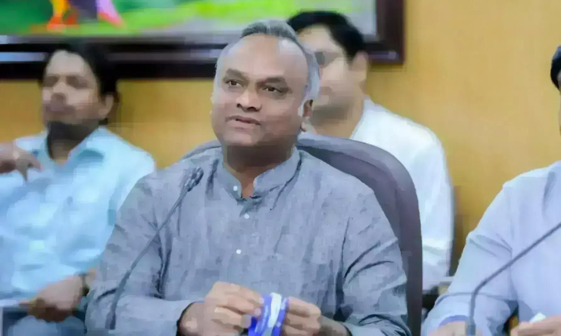 ಗ್ರಾಮೀಣಾಭಿವೃದ್ಧಿ ಇಲಾಖೆ | 2,022 ಖಾಲಿ ಹುದ್ದೆಗಳನ್ನು ತುಂಬುವ ಪ್ರಕ್ರಿಯೆ ಆರಂಭ : ಸಚಿವ ಪ್ರಿಯಾಂಕ್ ಖರ್ಗೆ