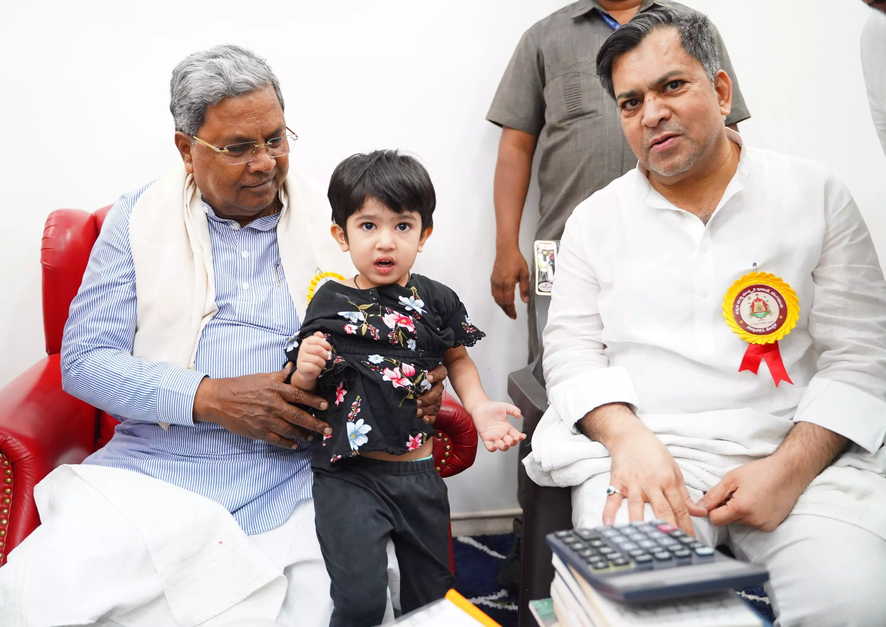 ಇಕ್ಬಾಲ್ ಅನ್ಸಾರಿ ಮನೆಗೆ ಸಿದ್ದರಾಮಯ್ಯ ಭೇಟಿ: ಮುನಿಸು ಶಮನಕ್ಕೆ ಯತ್ನ