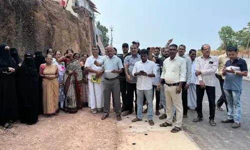 ಮಂಜೇಶ್ವರ: ವಾಮಂಜೂರು ಗುಡ್ಡೆ ಶಾಲಾ ರಸ್ತೆ ಬಂದ್; ಸ್ಥಳೀಯರಿಂದ ಪ್ರತಿಭಟನೆ