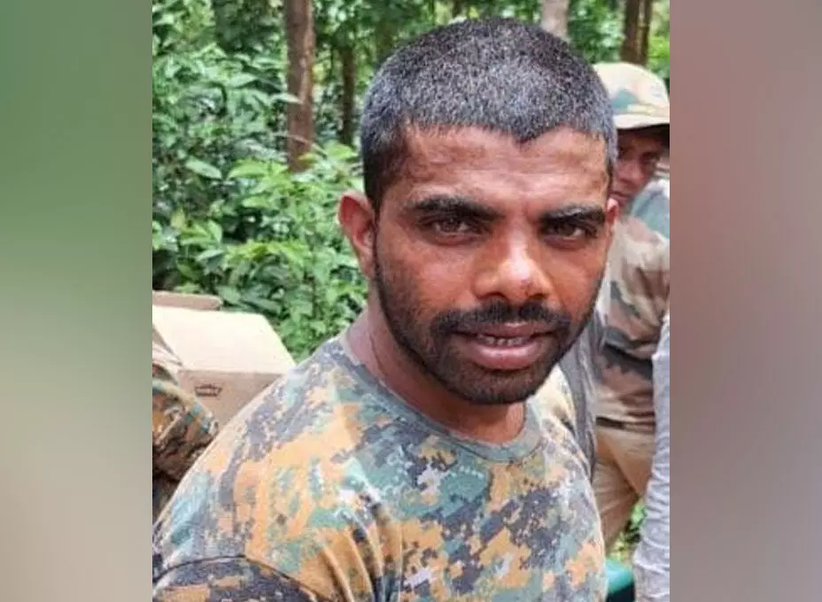 ಸಕಲೇಶಪುರ | ಯುವತಿಯನ್ನು ಅಡ್ಡಗಟ್ಟಿ ಹಲ್ಲೆ ಆರೋಪ : ಅರಣ್ಯ ಇಲಾಖೆ  ಸಿಬ್ಬಂದಿಯ ಬಂಧನ