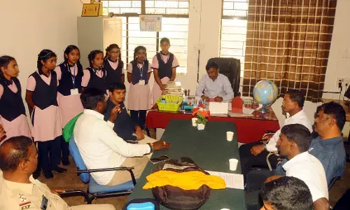 ಚಿಕ್ಕಮಗಳೂರು | ವಸತಿ ಶಾಲೆ ಶಿಕ್ಷಕಿಯಿಂದ ವಿದ್ಯಾರ್ಥಿನಿಯರಿಗೆ ಹಲ್ಲೆ, ಕಿರುಕುಳ ಆರೋಪ: ಕಾನೂನು ಕ್ರಮಕ್ಕೆ ದಲಿತ ಮುಖಂಡರಿಂದ ಒತ್ತಾಯ