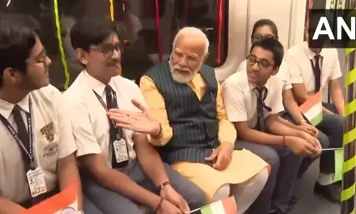 ಭಾರತದ ಪ್ರಪ್ರಥಮ ಜಲಾಂತರ್ಗಾಮಿ ಮೆಟ್ರೊ ಸೇವೆಗೆ ಪ್ರಧಾನಿ ಮೋದಿ ಚಾಲನೆ