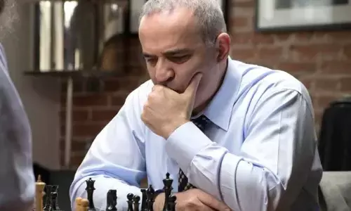ಚೆಸ್ ದಂತಕಥೆ ಕ್ಯಾಸ್ಪರೋವ್‍ರನ್ನು ಭಯೋತ್ಪಾದಕರ ಪಟ್ಟಿಗೆ ಸೇರಿಸಿದ ರಶ್ಯ