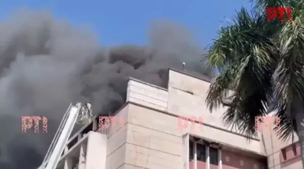 ಮಧ್ಯಪ್ರದೇಶ ಸೆಕ್ರೆಟ್ರಿಯೇಟ್‍ನಲ್ಲಿ ಬೆಂಕಿ: 50 ಕಚೇರಿಗಳು ಭಸ್ಮ