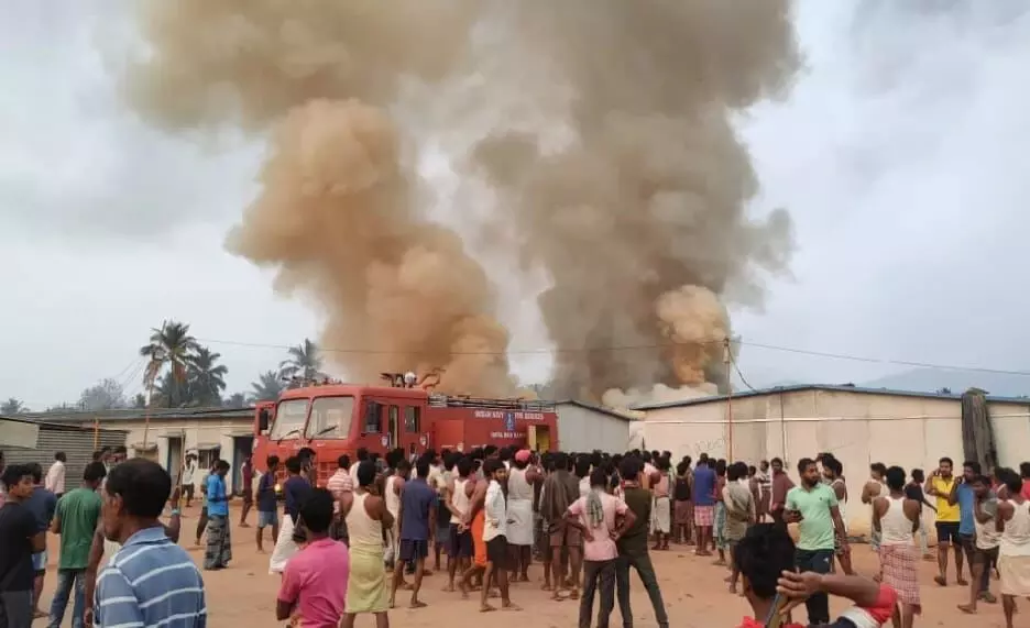 ಕಾರವಾರ:  ನೌಕಾನಲೆಯ ಕಾರ್ಮಿಕ  ಕಾಲೊನಿಯಲ್ಲಿ ಸಿಲಿಂಡರ್​ ಸ್ಫೋಟ