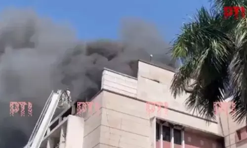 ಮಧ್ಯಪ್ರದೇಶ ಸೆಕ್ರೆಟ್ರಿಯೇಟ್‍ನಲ್ಲಿ ಬೆಂಕಿ: 50 ಕಚೇರಿಗಳು ಭಸ್ಮ