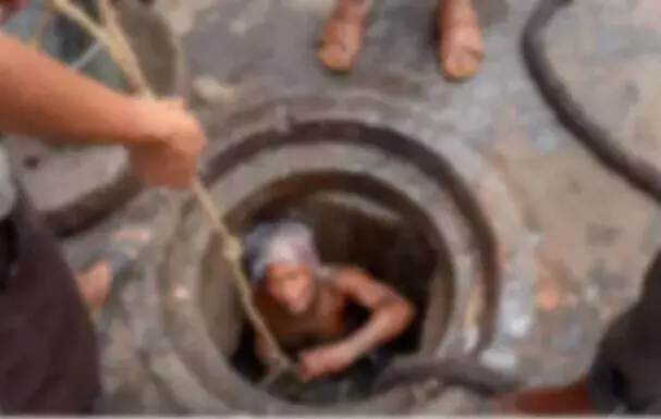 ಕೊಯಂಬತ್ತೂರು: ಒಳಚರಂಡಿಗಳನ್ನು ಸ್ವಚ್ಛಗೊಳಿಸಲು ಇನ್ನೂ ಕಾರ್ಮಿಕರನ್ನೇ ಬಳಸುತ್ತಿರುವ ಸ್ಥಳೀಯಾಡಳಿತ