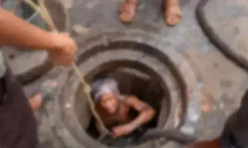 ಕೊಯಂಬತ್ತೂರು: ಒಳಚರಂಡಿಗಳನ್ನು ಸ್ವಚ್ಛಗೊಳಿಸಲು ಇನ್ನೂ ಕಾರ್ಮಿಕರನ್ನೇ ಬಳಸುತ್ತಿರುವ ಸ್ಥಳೀಯಾಡಳಿತ